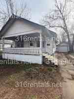 featured image of 905 E 8th St