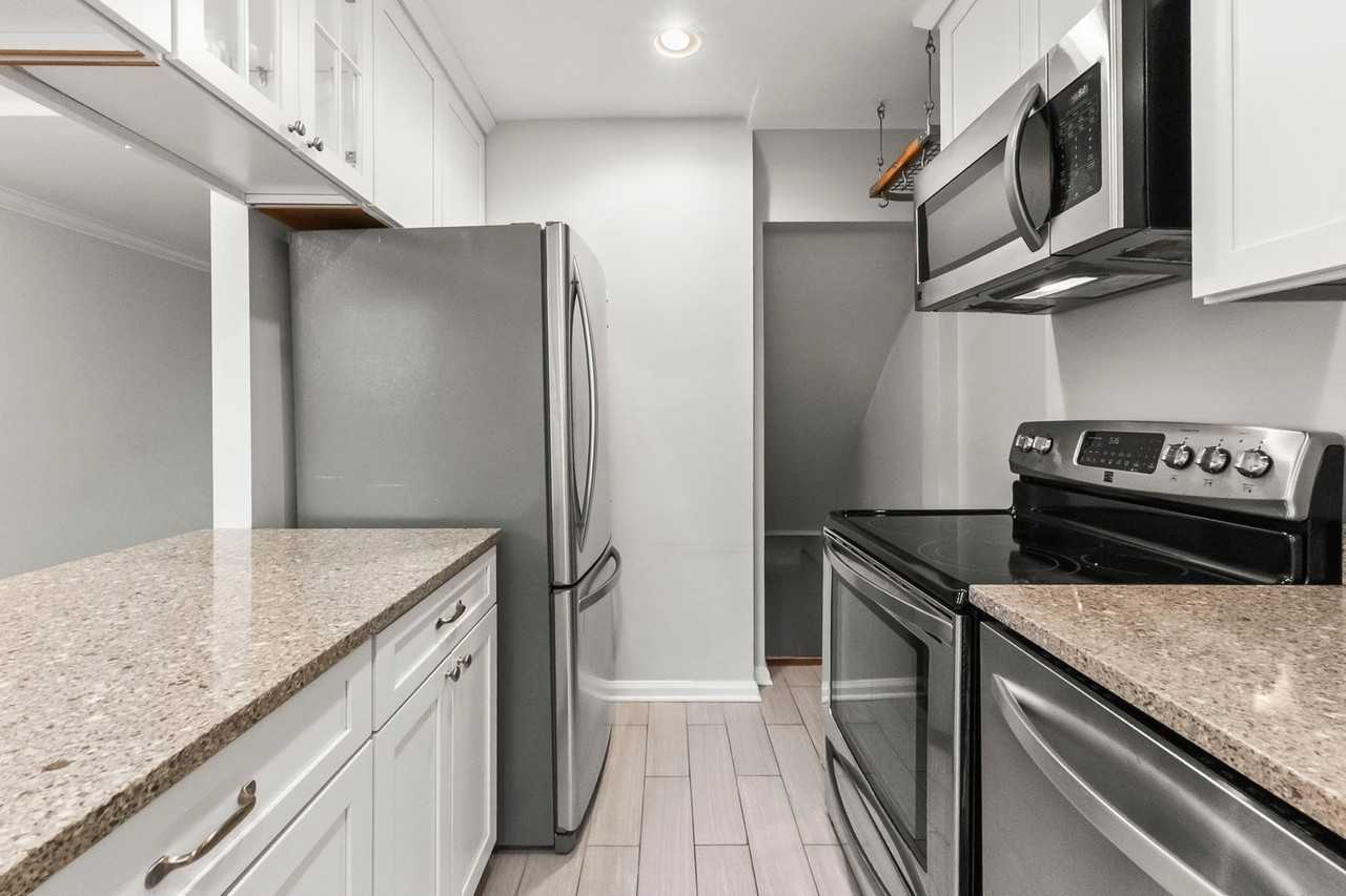 3191 S Stafford St - Photo 6 of 16