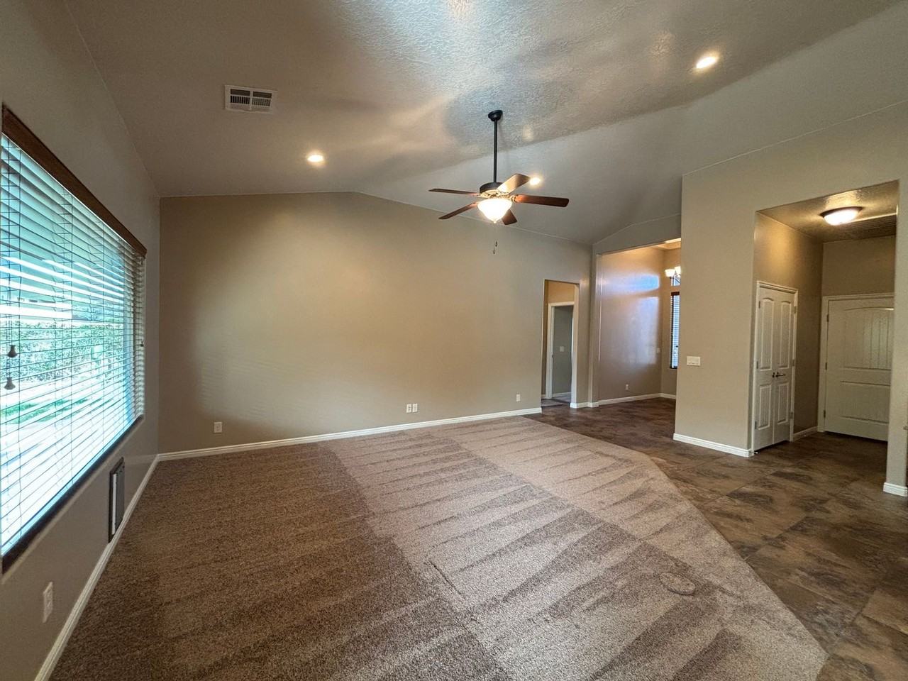 879 W 4050 S - Photo 6 of 33