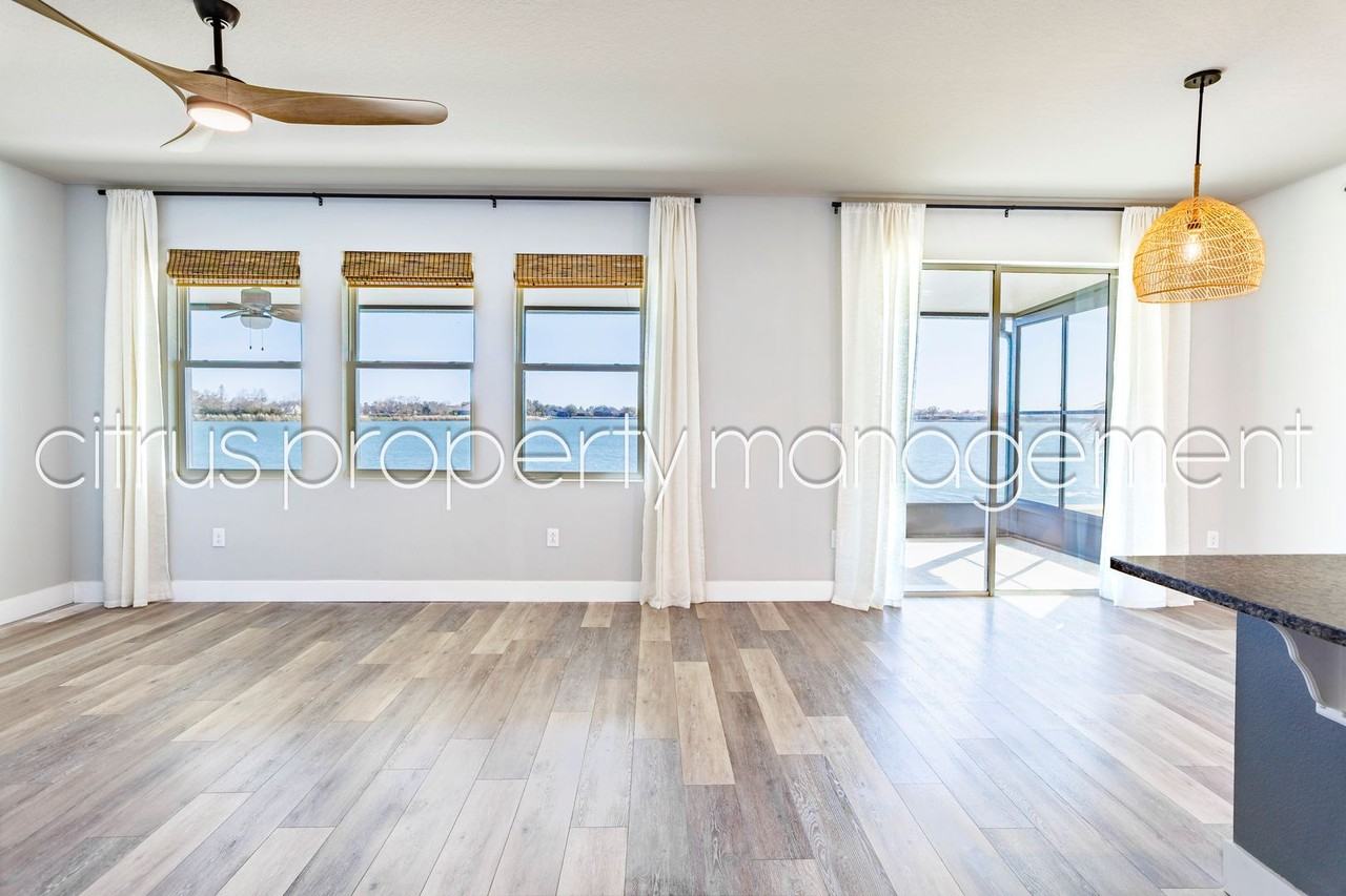 403 Blue Cypress Dr - Photo 7 of 43