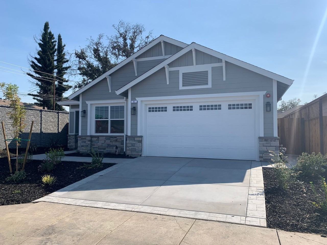 6 Chelsea Dr - Photo 2 of 43