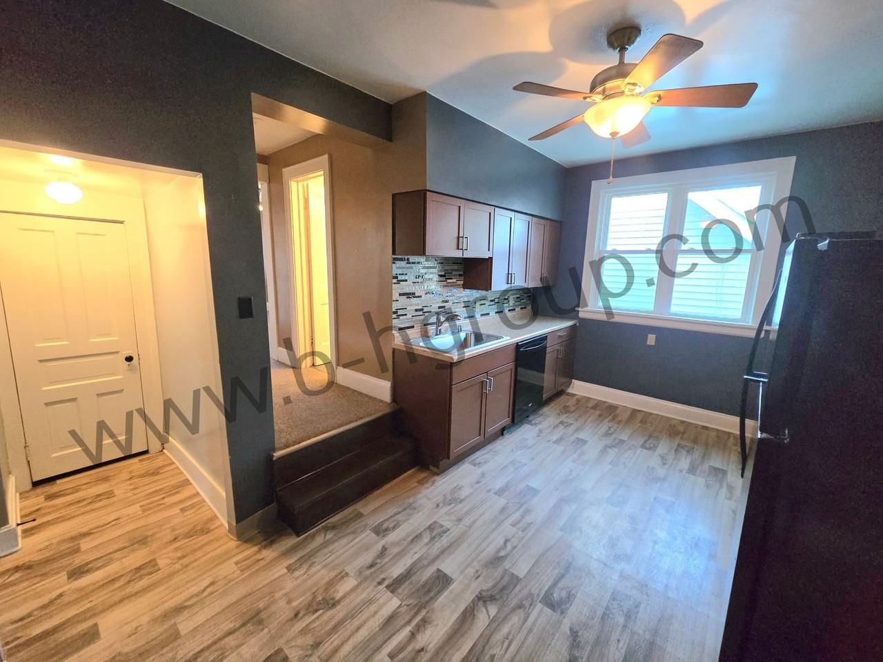 405 61st St - Photo 2 of 21