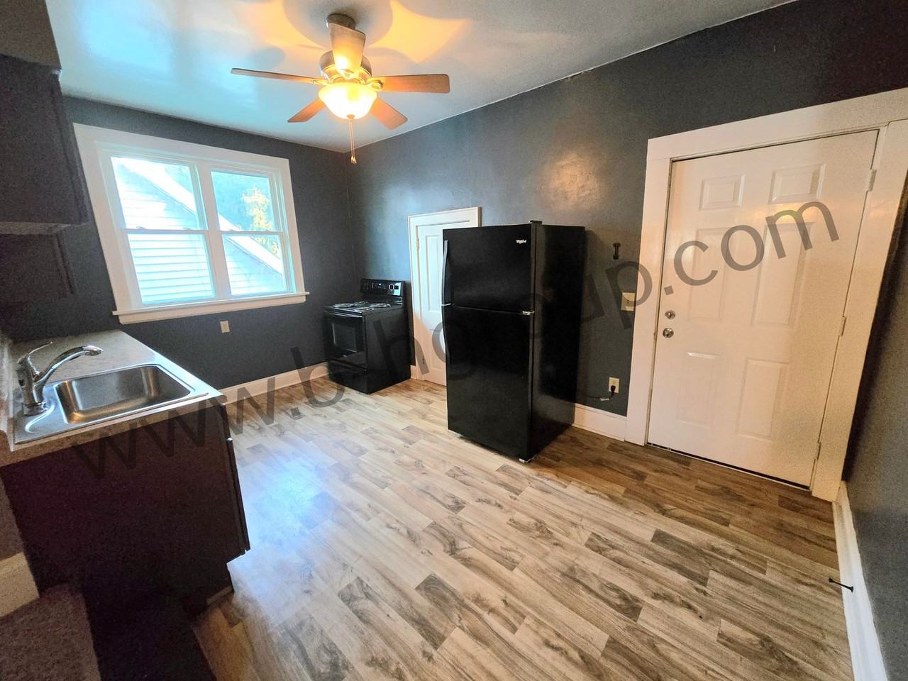 405 61st St - Photo 6 of 21