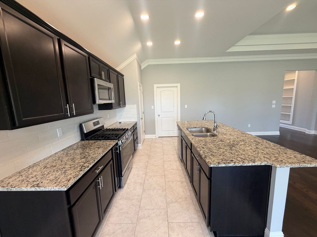 3331 Grand Lake Dr - Photo 5 of 18