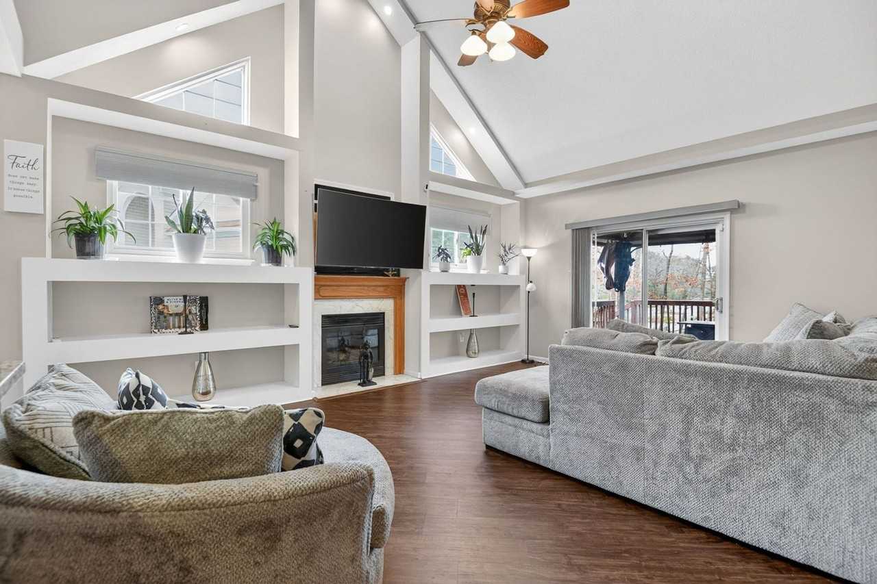 6044 Steeplechase Ln - Photo 6 of 26