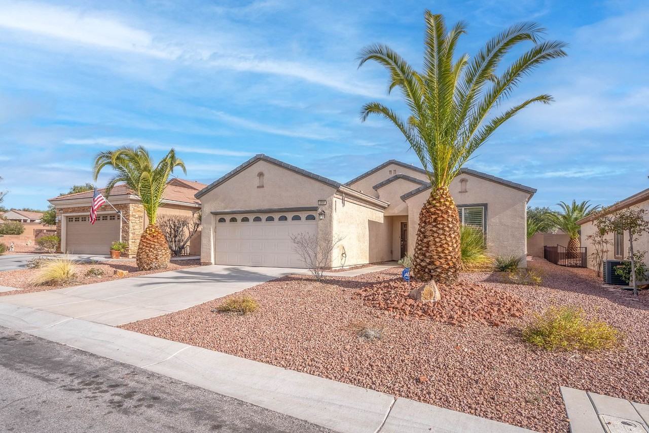 2551 Moonlight Valley Ave - Photo 3 of 35