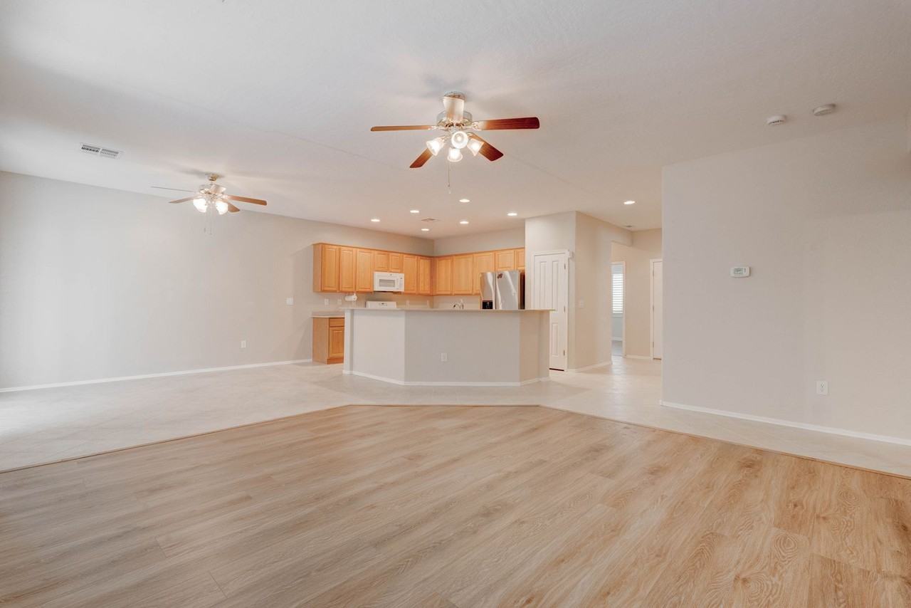 2551 Moonlight Valley Ave - Photo 4 of 35