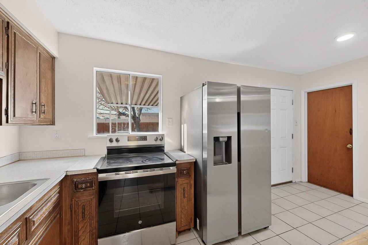 1819 Luthy Dr Ne - Photo 7 of 15