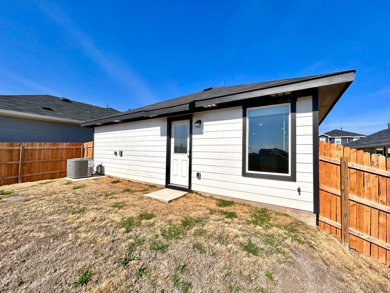 385 Bull Lake Cir - Photo 5 of 31