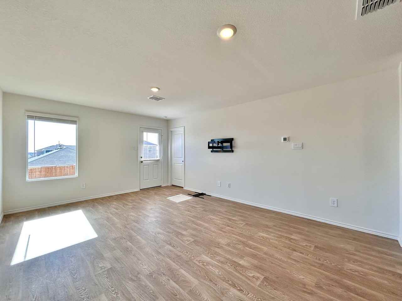 385 Bull Lake Cir - Photo 7 of 31