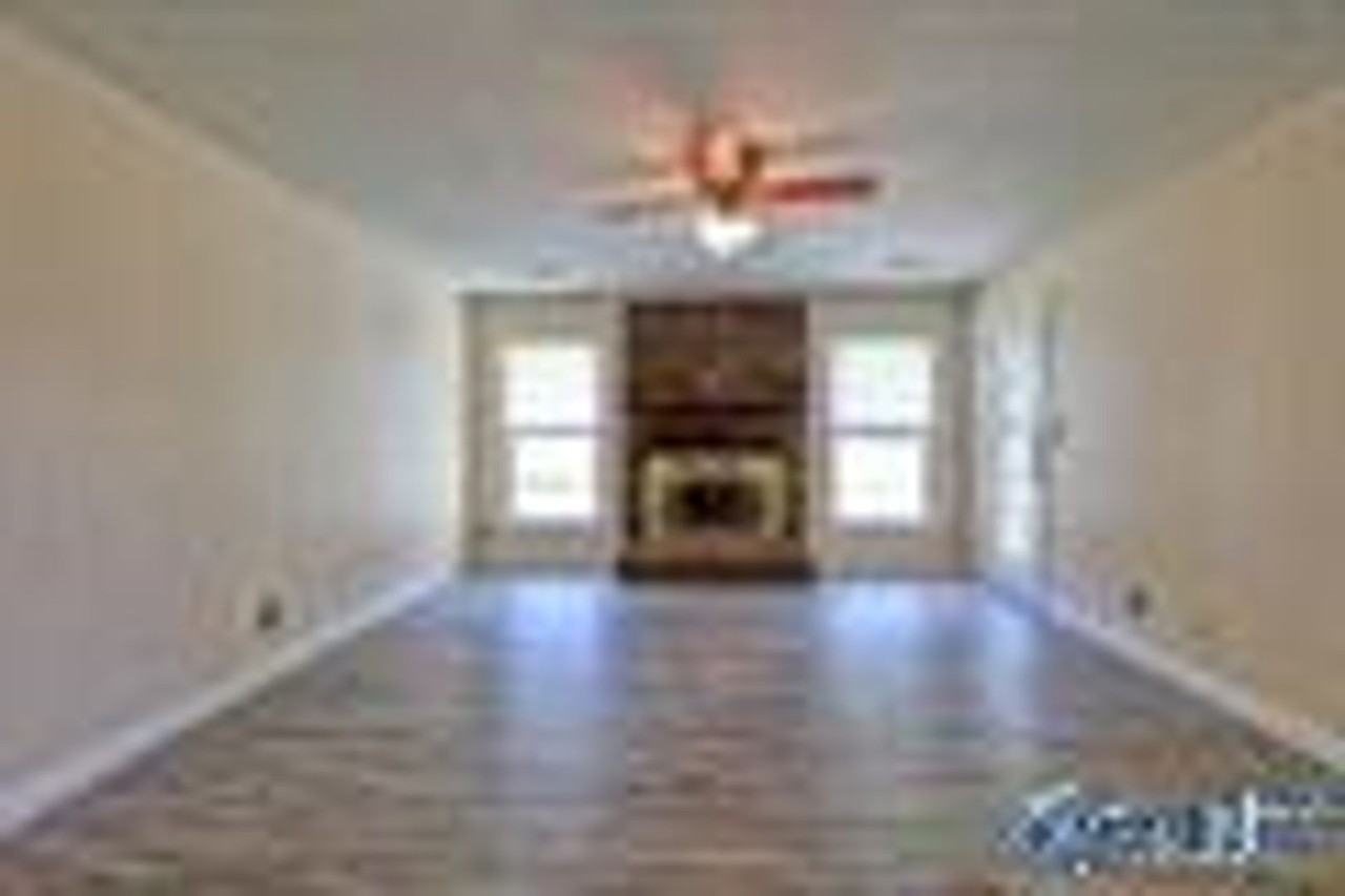 805 Crestview Dr - Photo 7 of 11