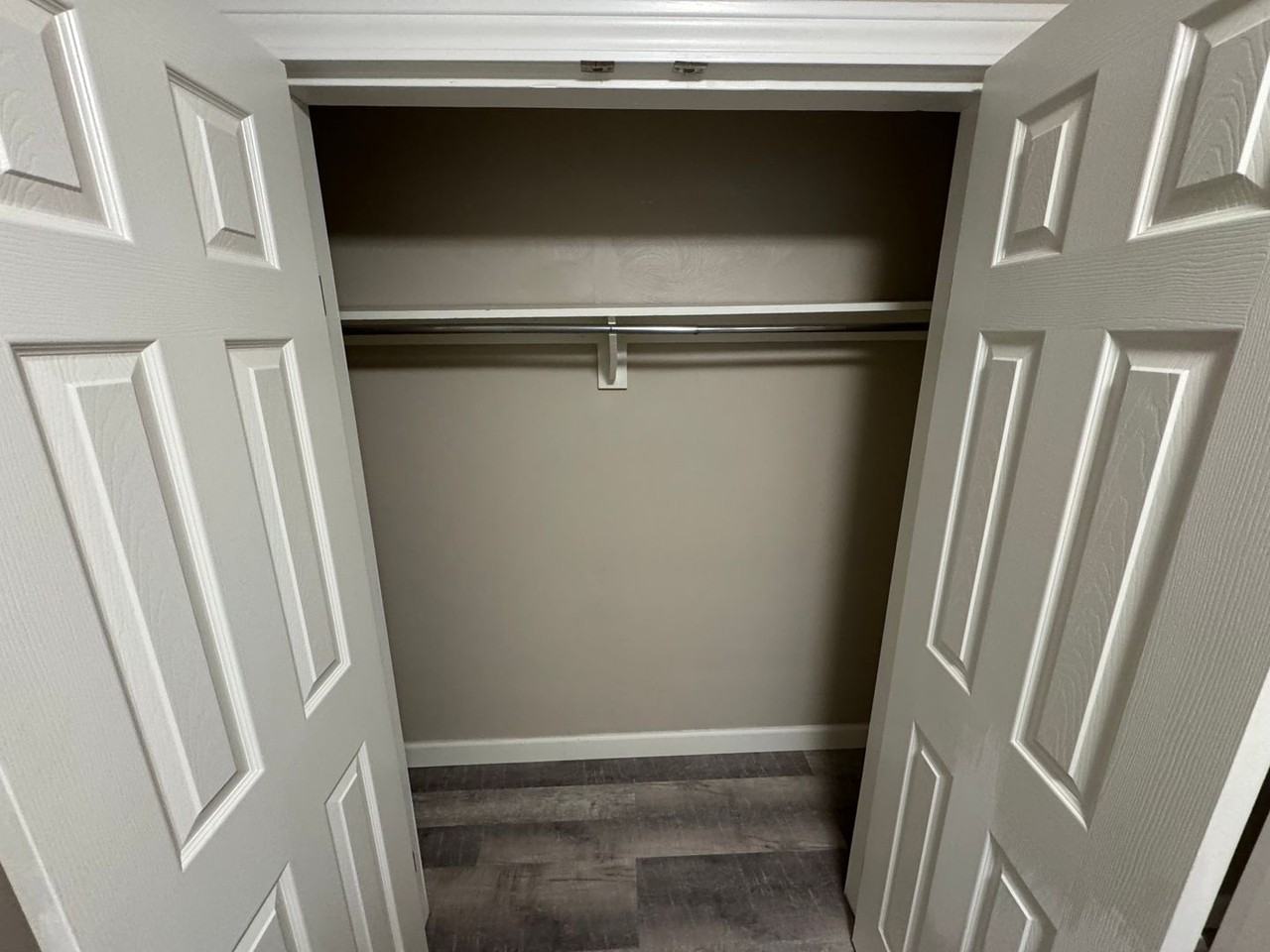 101 Green Oaks Dr - Photo 2 of 9