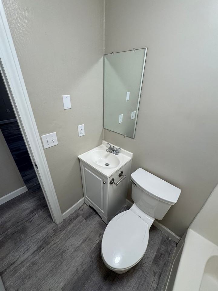 101 Green Oaks Dr - Photo 4 of 9