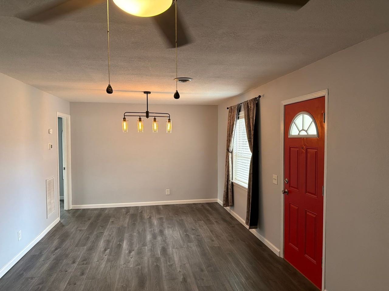 1420 E North St - Photo 2 of 14