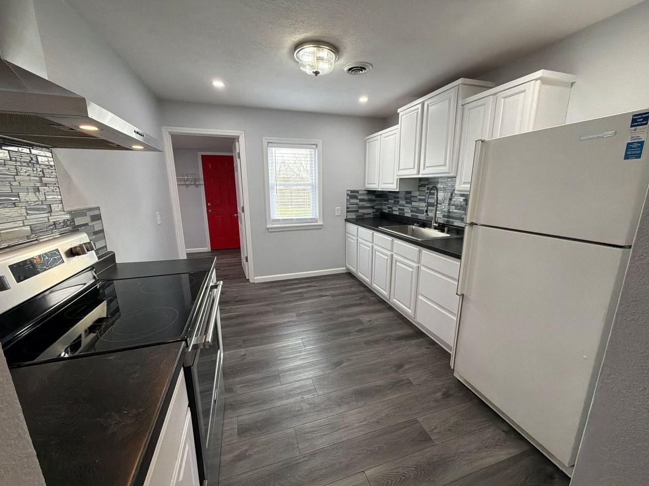 1420 E North St - Photo 5 of 14