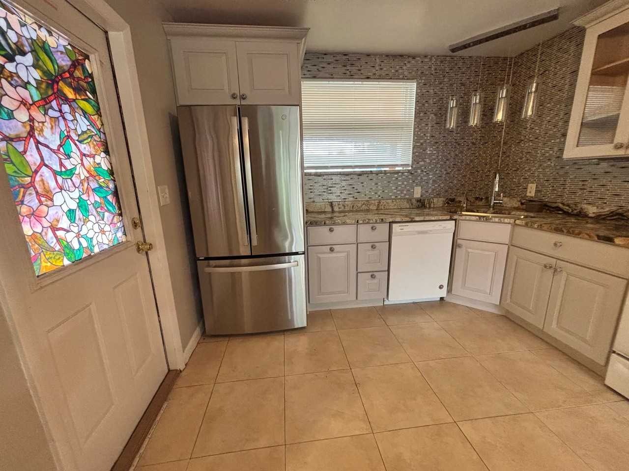 1355 Lamanto Ave E - Photo 7 of 27