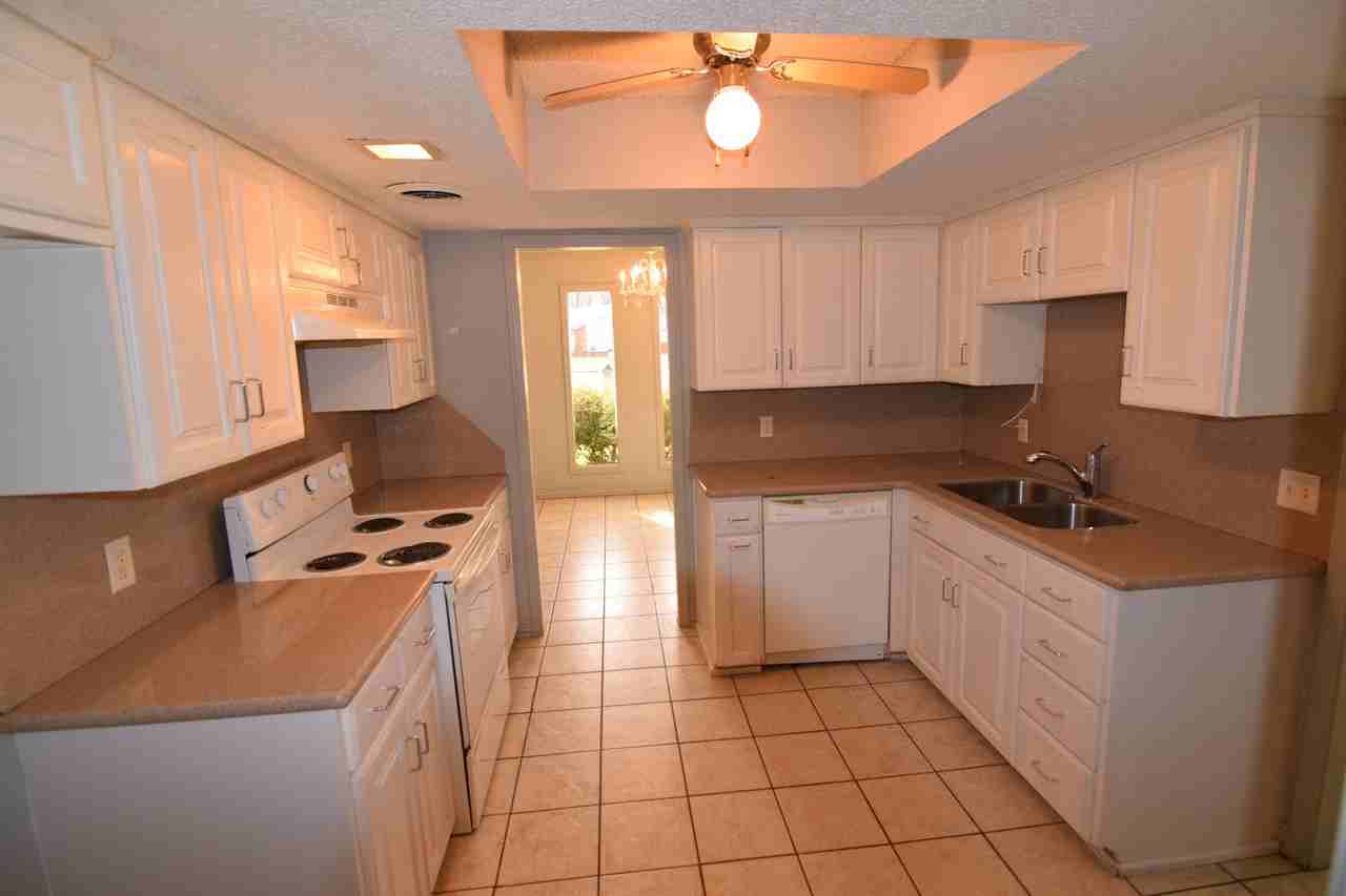 3301 Erin Oaks Ct - Photo 5 of 18