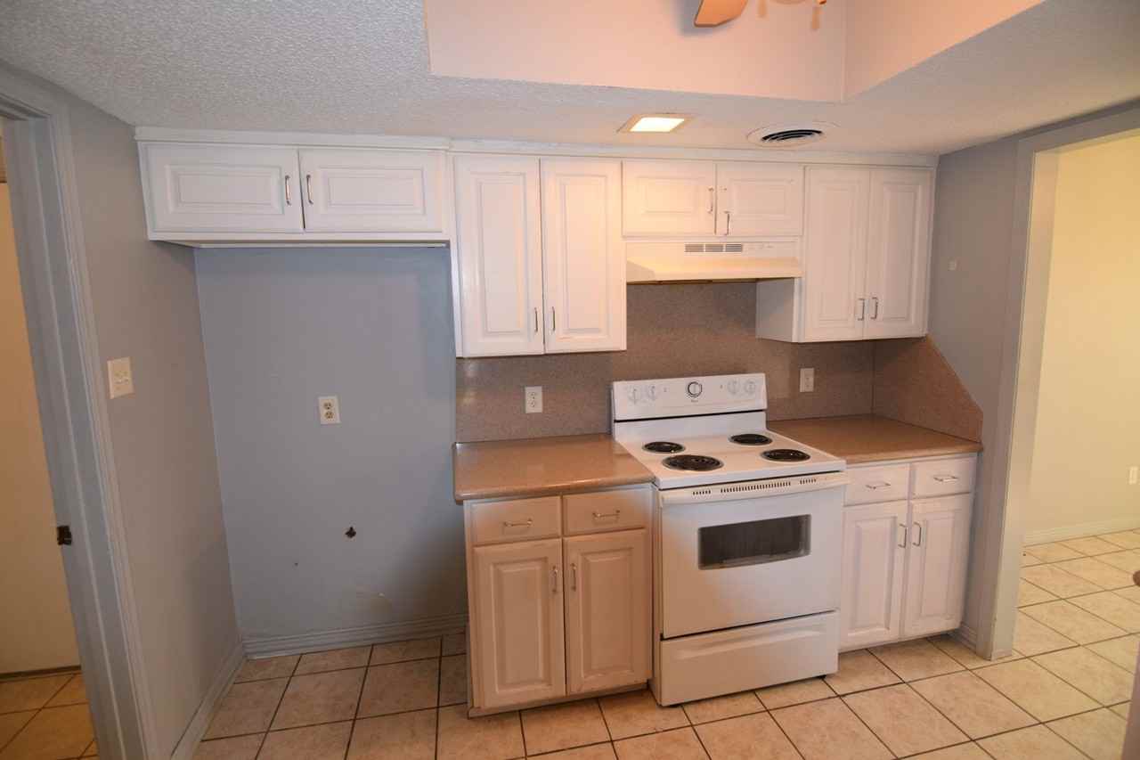 3301 Erin Oaks Ct - Photo 6 of 18