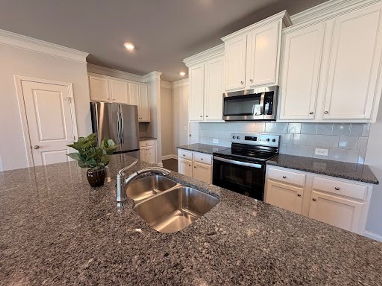 3423 Pearl Ridge Way - Photo 2 of 11