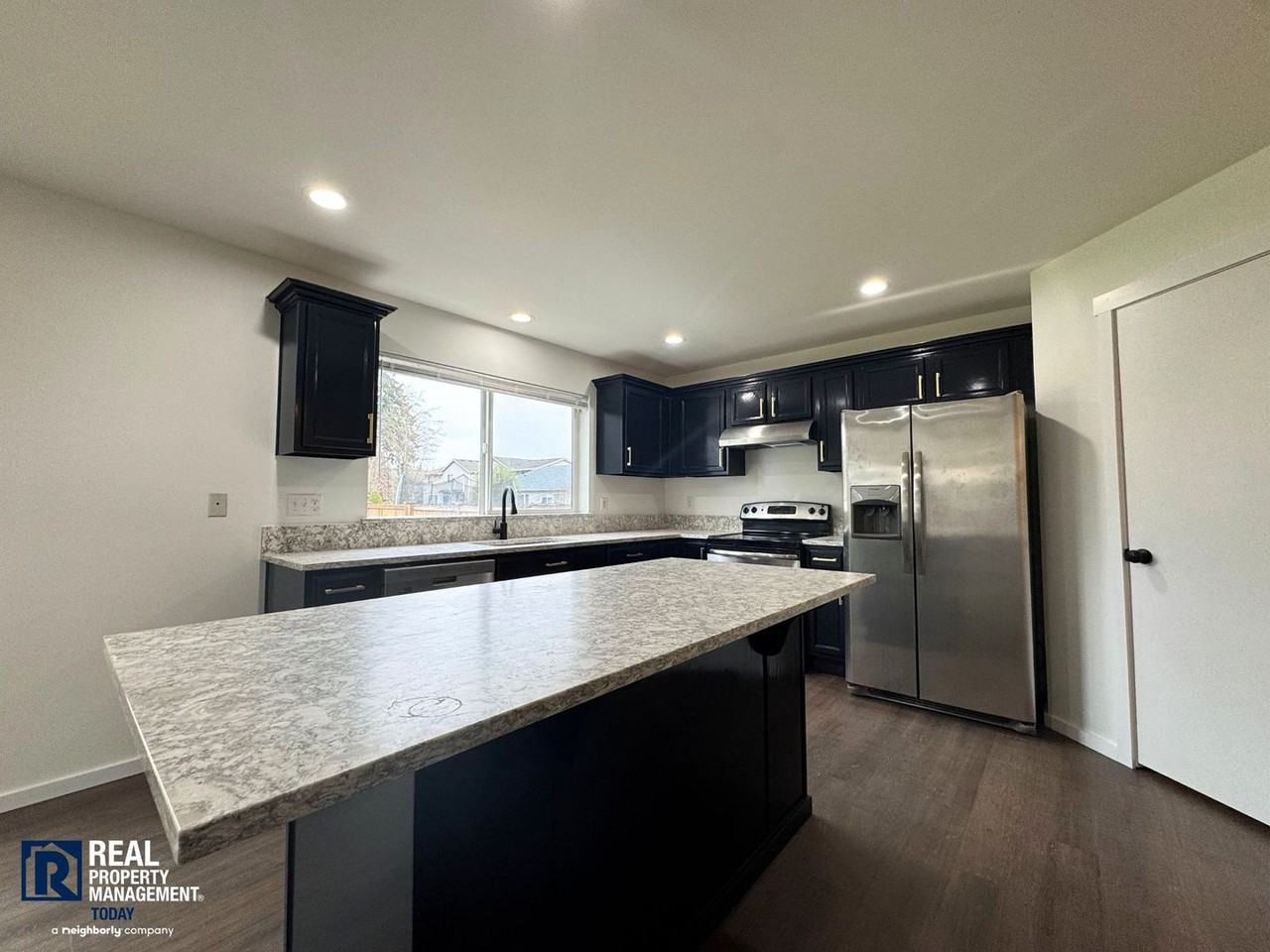 14518 81st Ave E - Photo 5 of 30