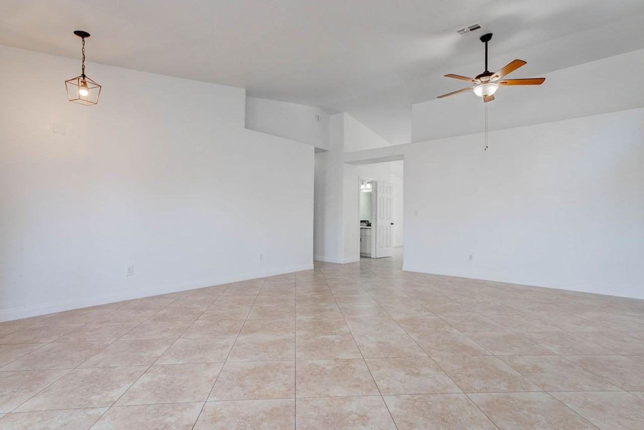 2205 Riderwood Ave - Photo 3 of 50