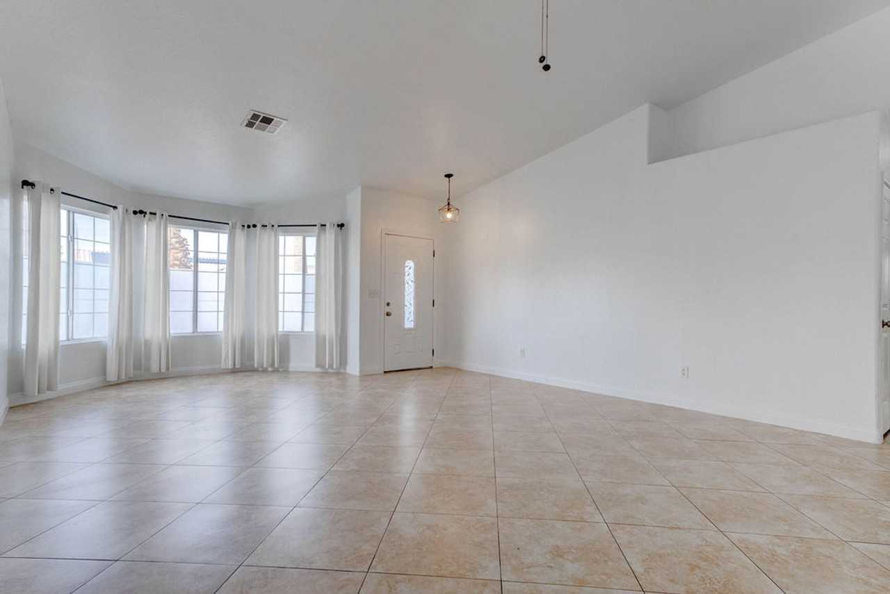 2205 Riderwood Ave - Photo 6 of 50