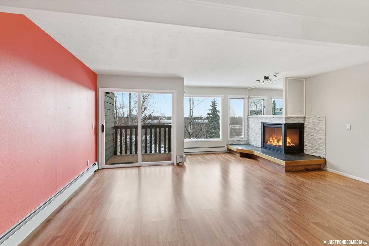 1430 Bridgeway St - Photo 2 of 32