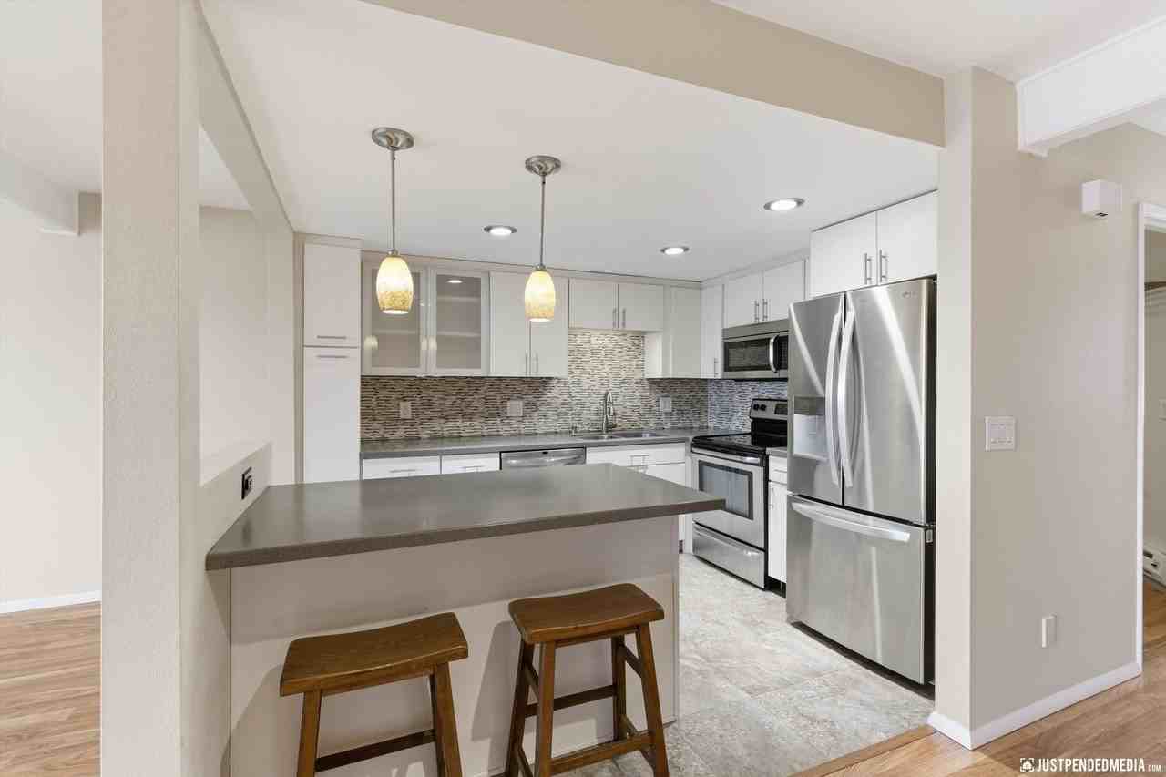 1430 Bridgeway St - Photo 4 of 32