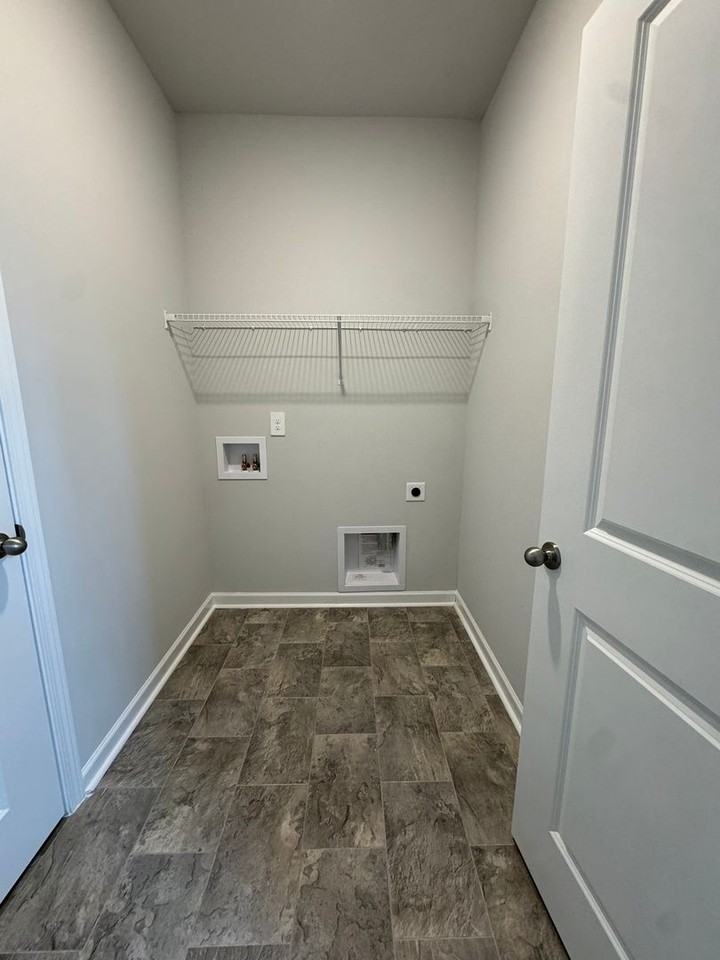 4332 Oswin Dr - Photo 6 of 27