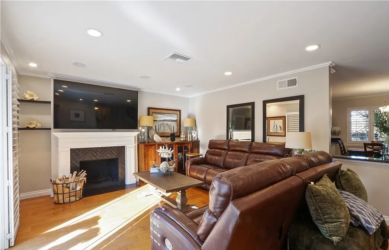 6262 6262 Heil Avenue - LEASING ONLY - Photo 4 of 15