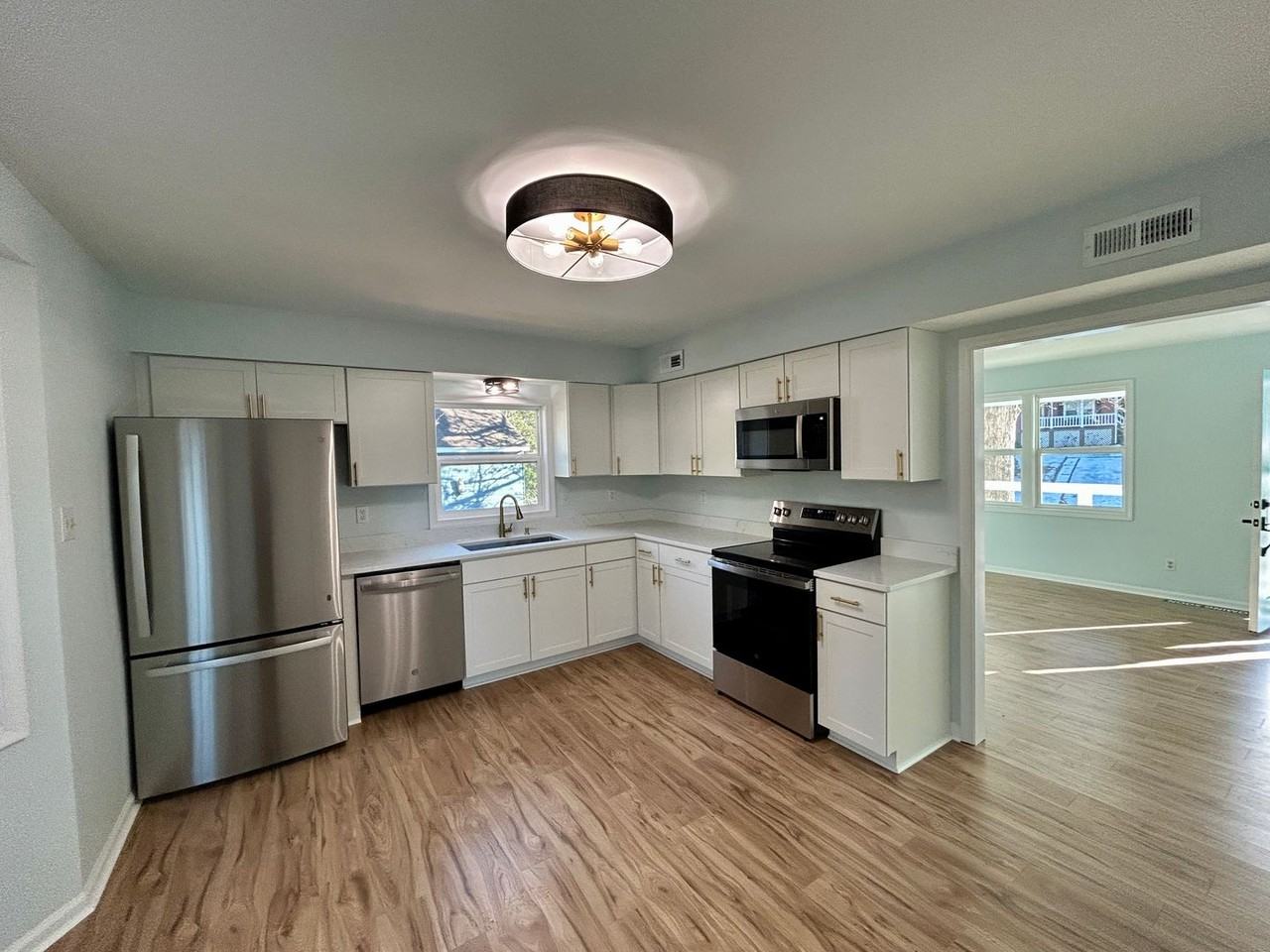 7416 Newbys Ct - Photo 6 of 17