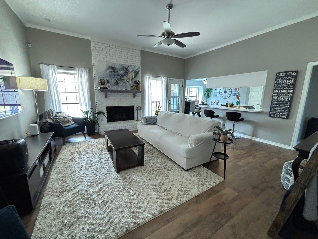 5735 Bluebonnett Dr - Photo 6 of 17