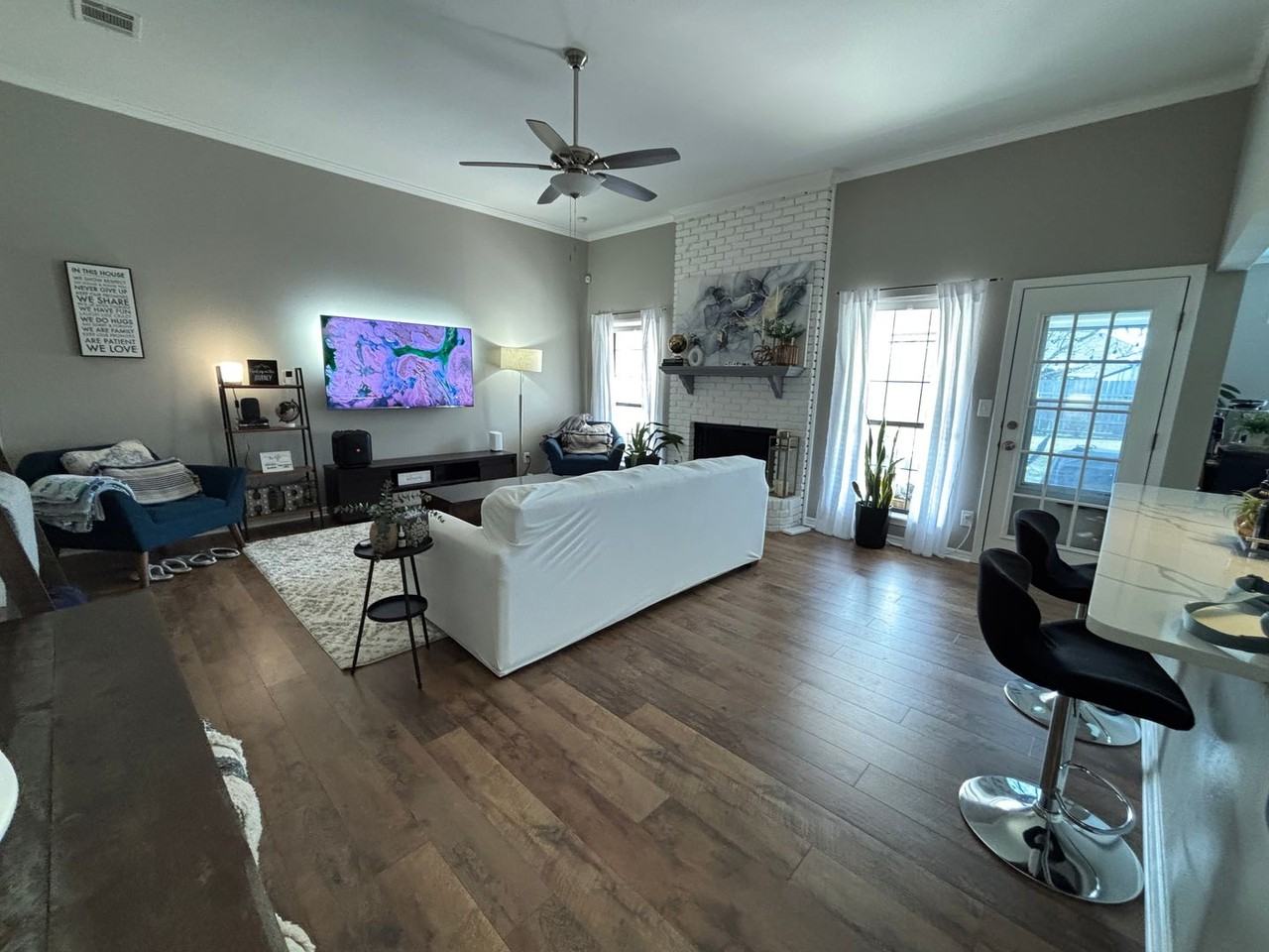 5735 Bluebonnett Dr - Photo 7 of 17