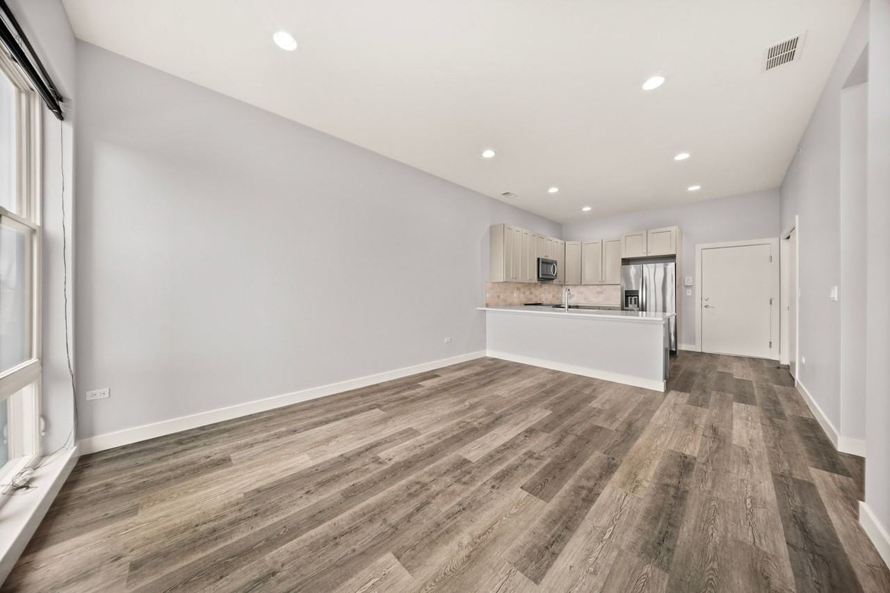 8917 Grant Ave - Photo 5 of 12