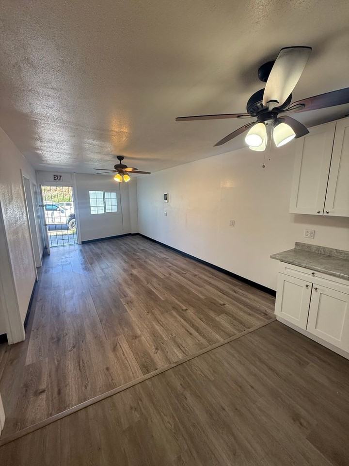 3615 Ocean View Blvd - Photo 4 of 12