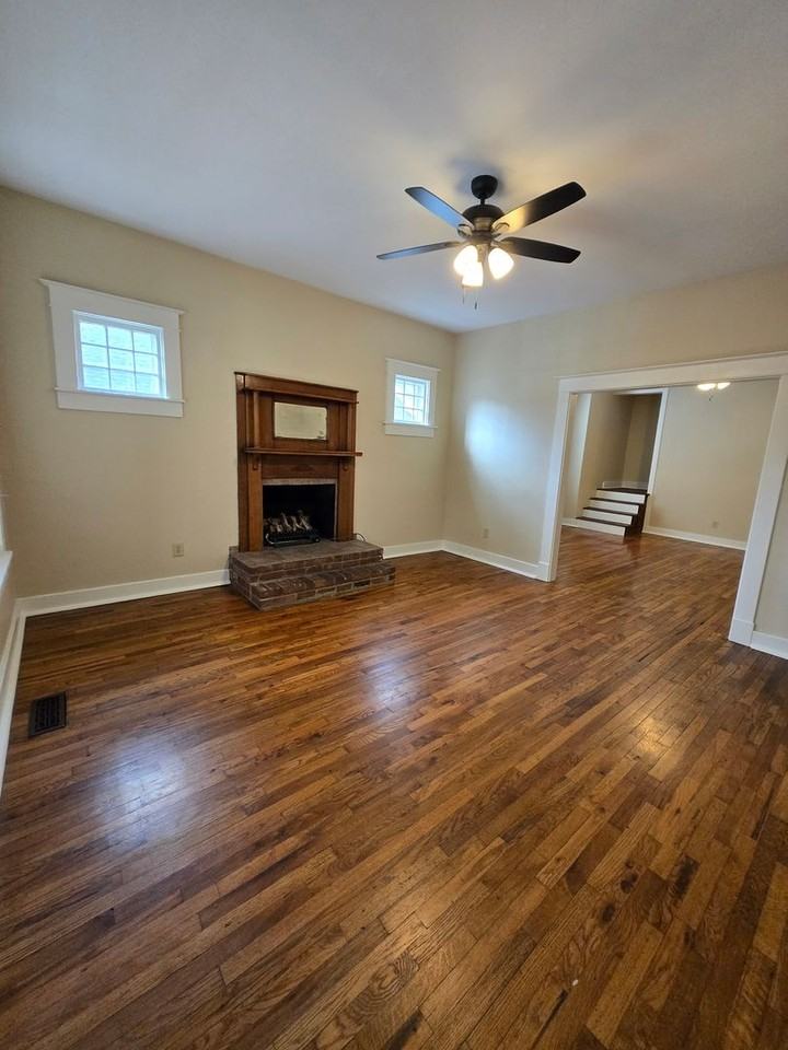 1912 Court Ave - Photo 3 of 16