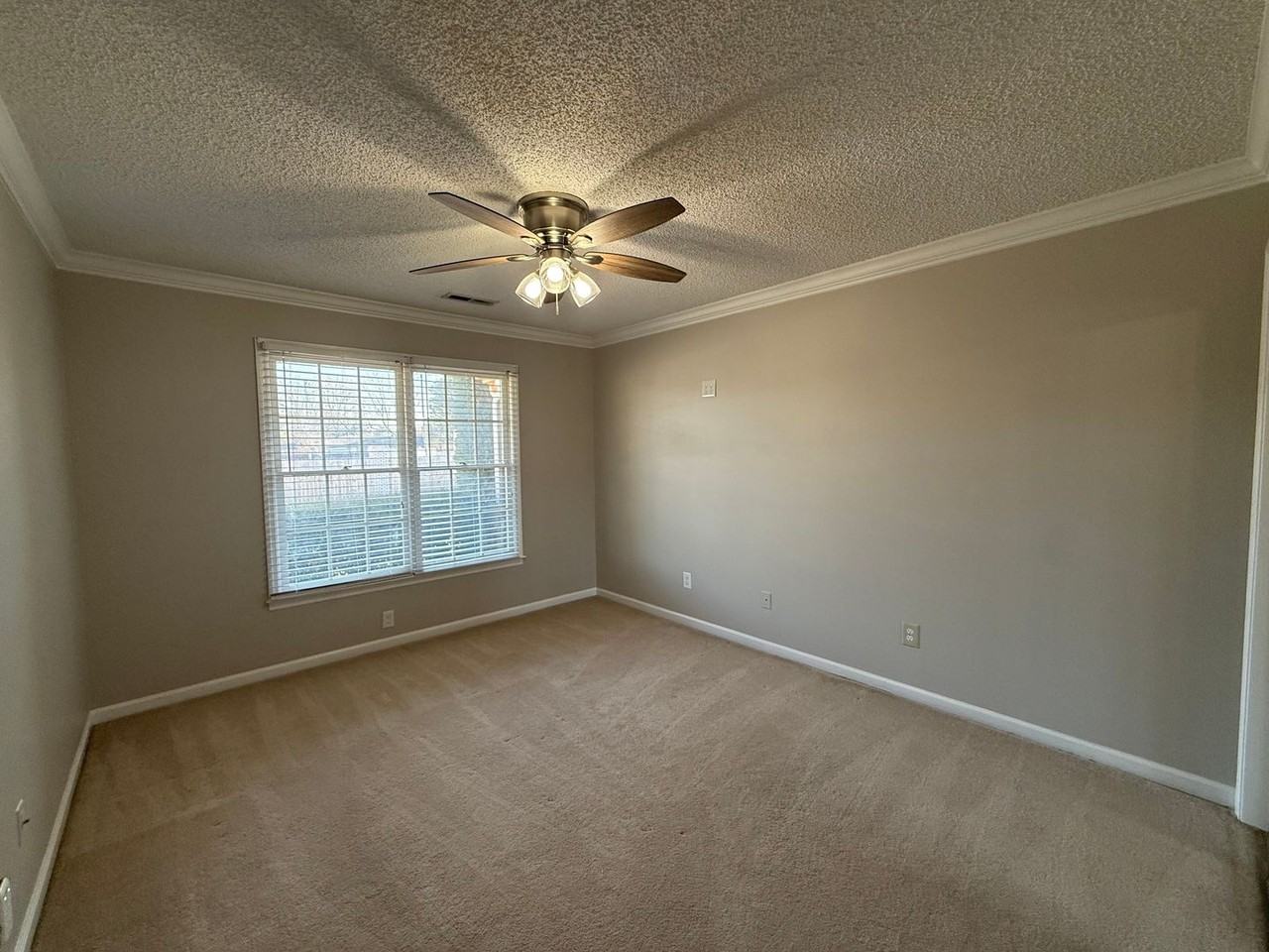 328 Shadow Pointe Dr Sw - Photo 6 of 9