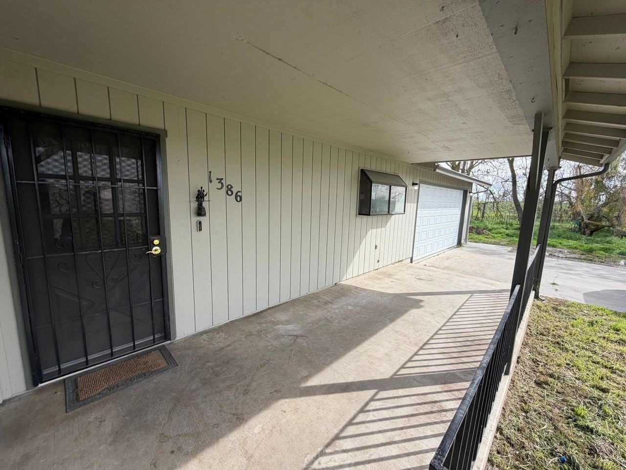 1386 Yale Ave - Photo 2 of 22