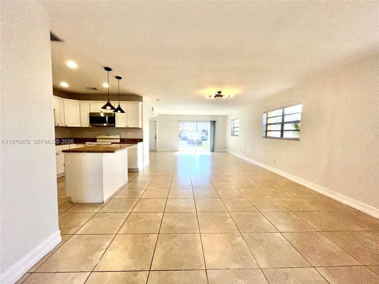 13725 Sw 84th St - Photo 4 of 18