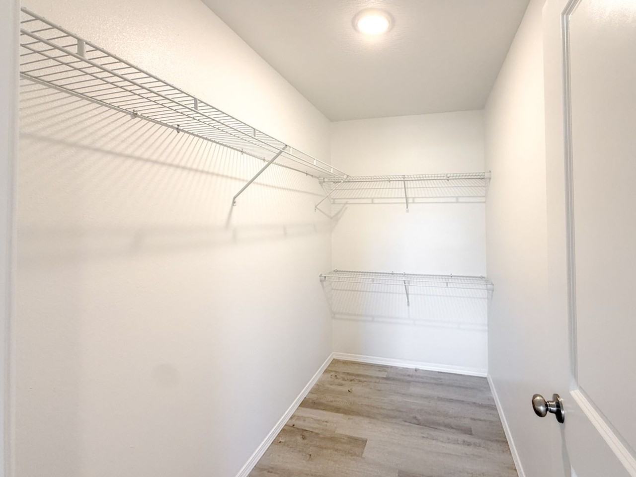 3440 N Nixon Ave - Photo 4 of 14