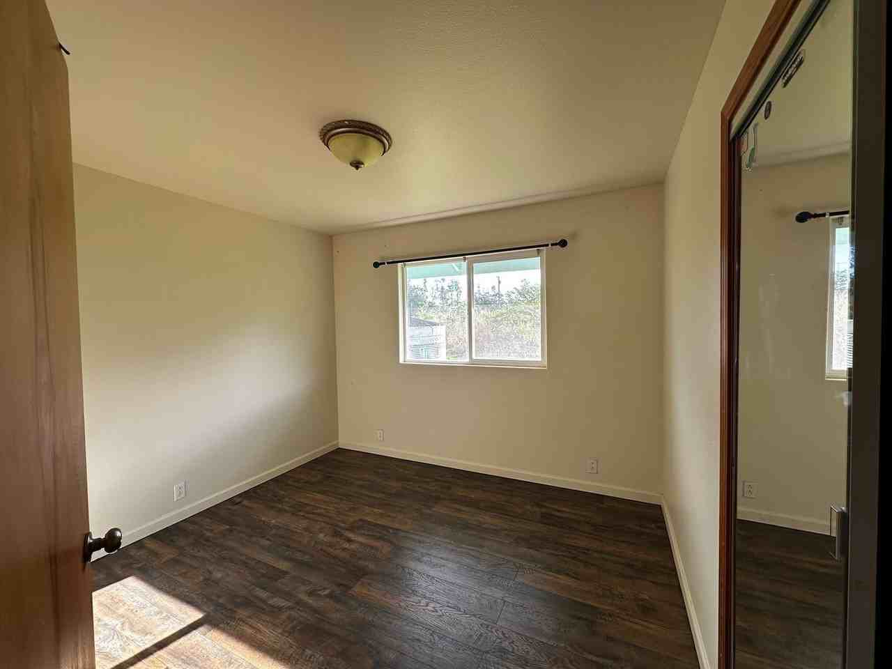 15-1300 Railroad Ave - Photo 5 of 11