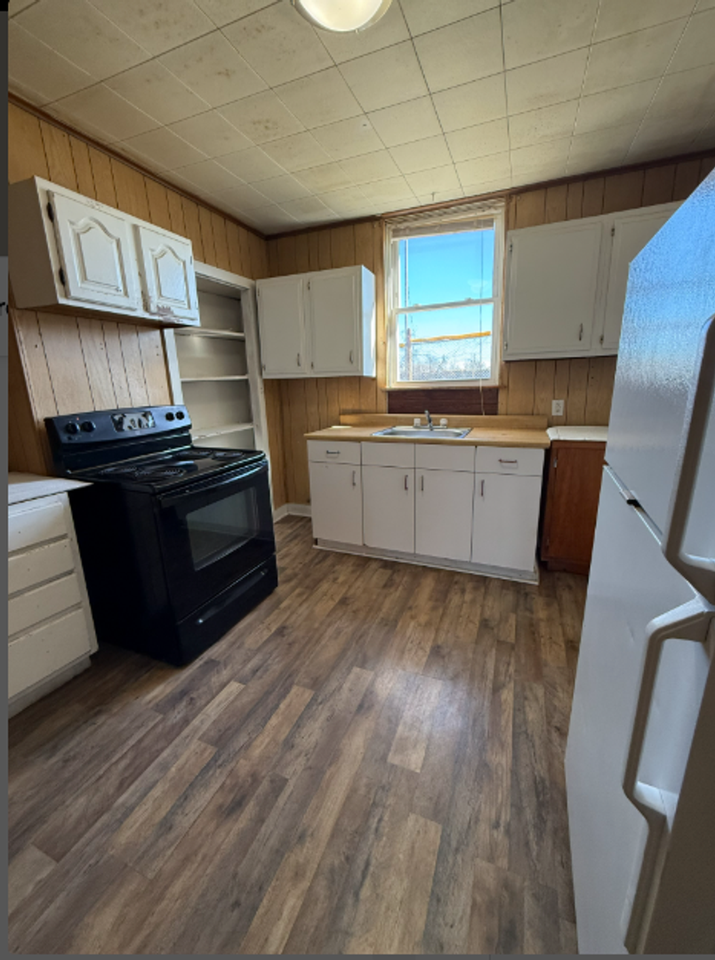 16 3rd St - Photo 4 of 11