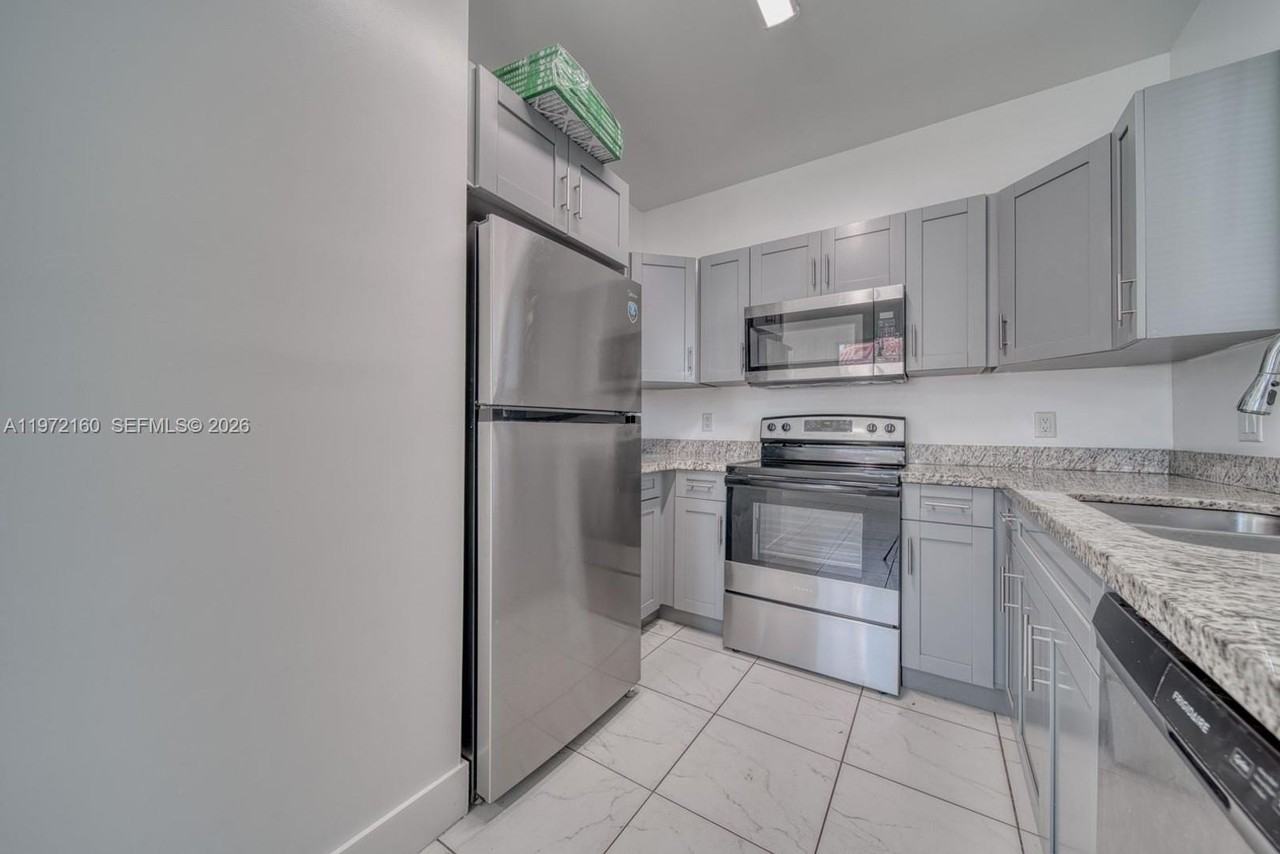 14710 Ne 7th Ct - Photo 2 of 18