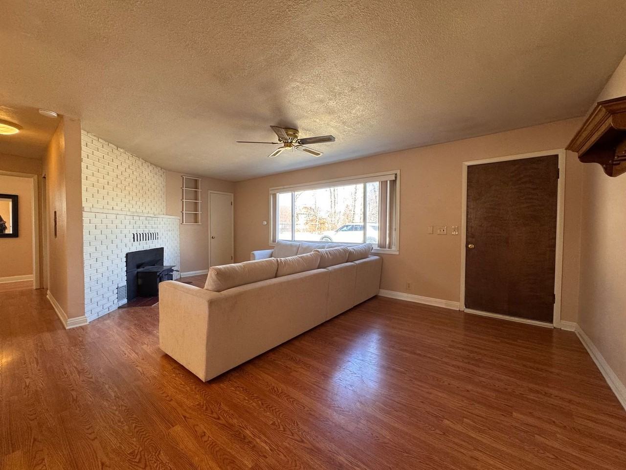 330 2nd Ave - Photo 3 of 19