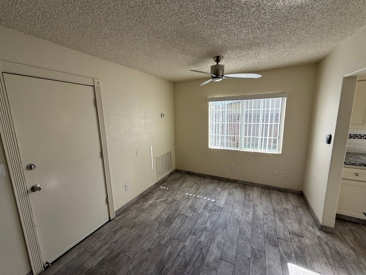 135 E Stuart Ave - Photo 4 of 13