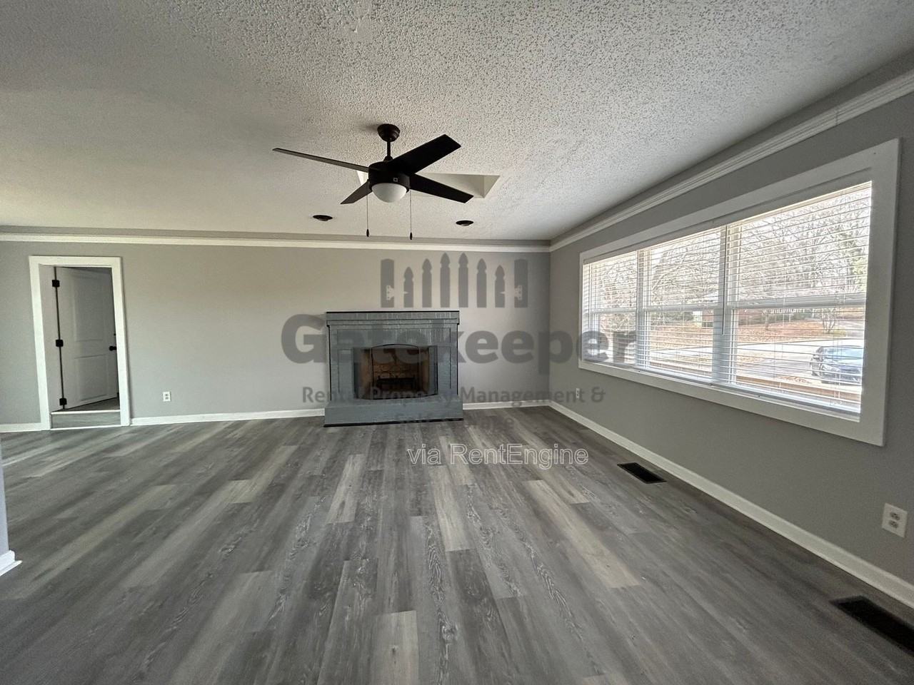 36 Mitchell St - Photo 4 of 28