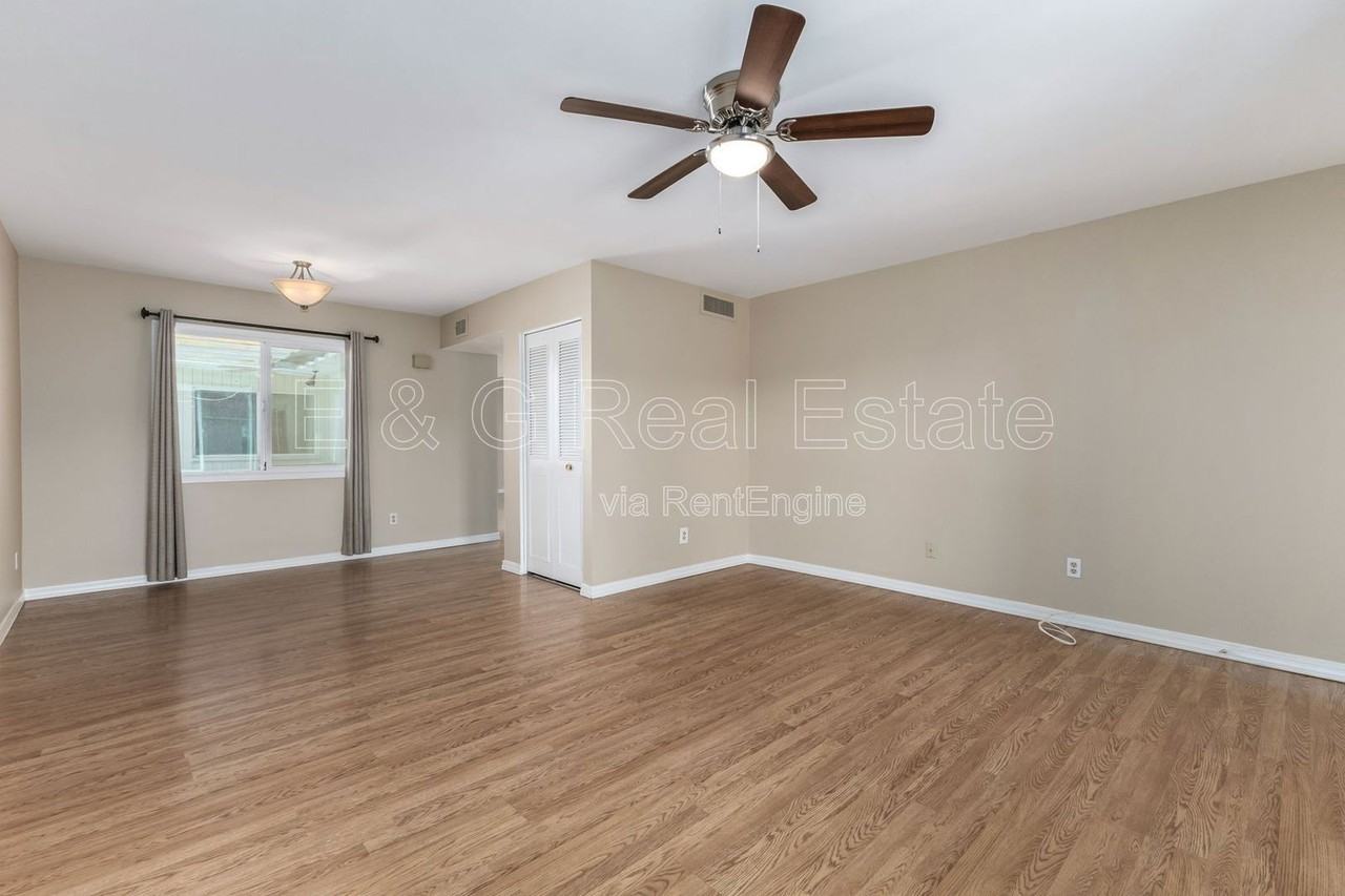 5174 N 83rd St - Photo 5 of 35