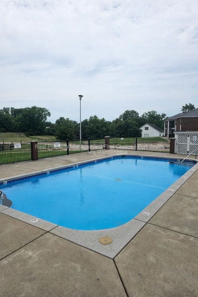 100 Cedar Creek Ct #10 - Photo 3 of 4