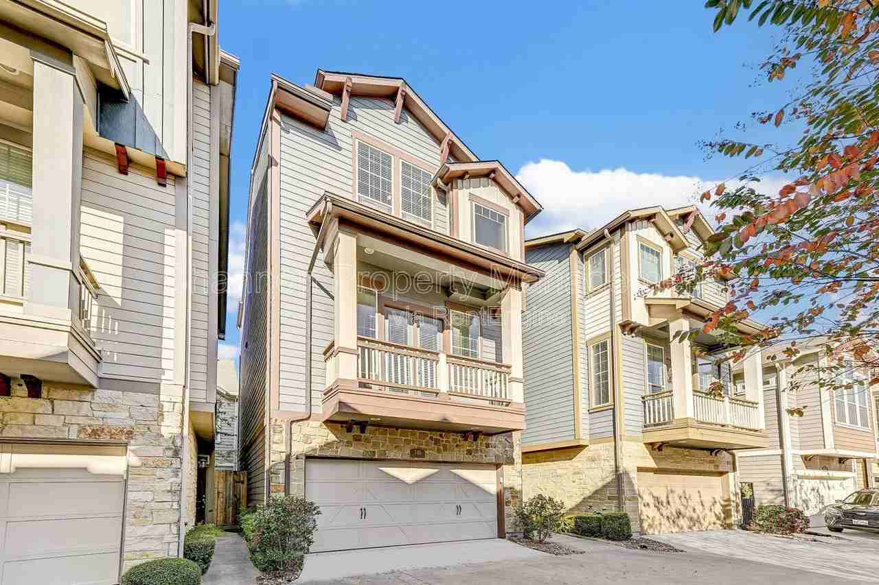 746 Nicholson St - Photo 4 of 35