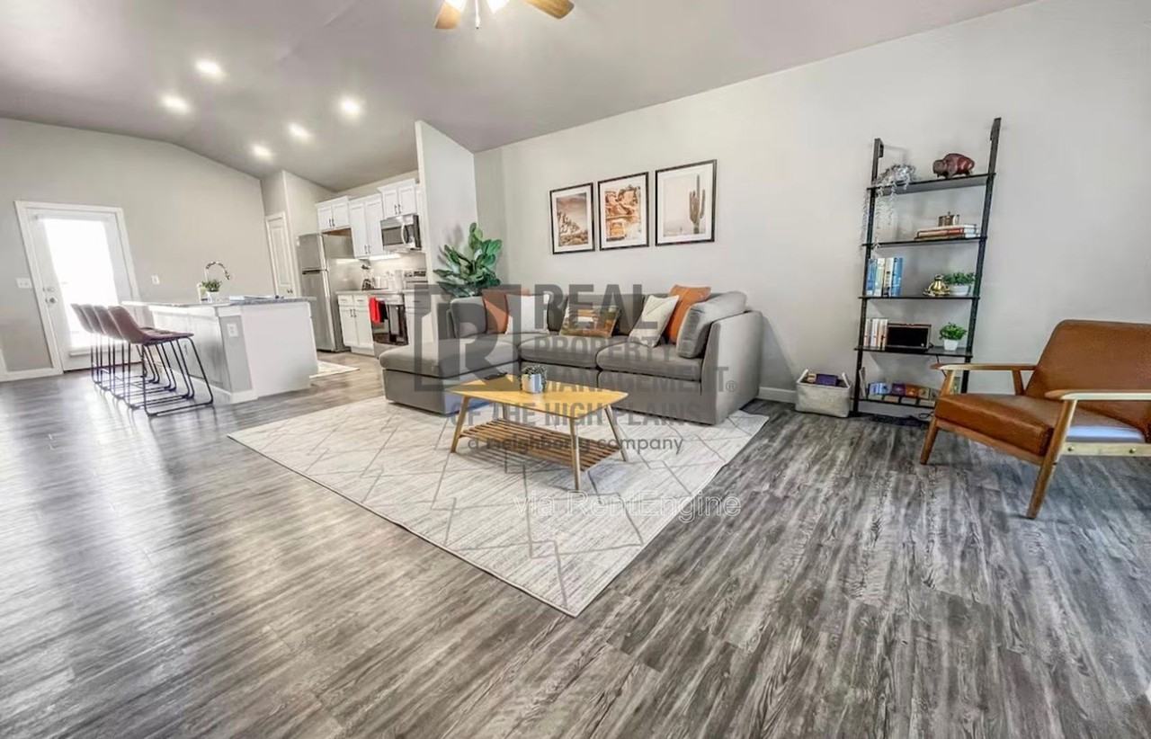 7003 Athens St - Photo 4 of 16